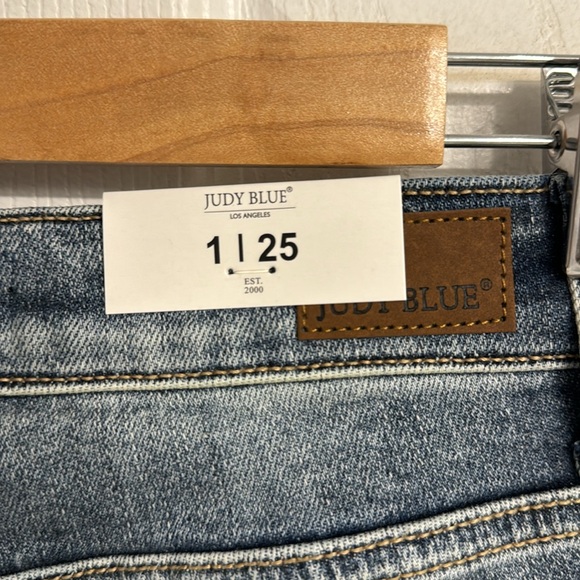 Judy Blue boyfr jeans - Picture 3 of 4